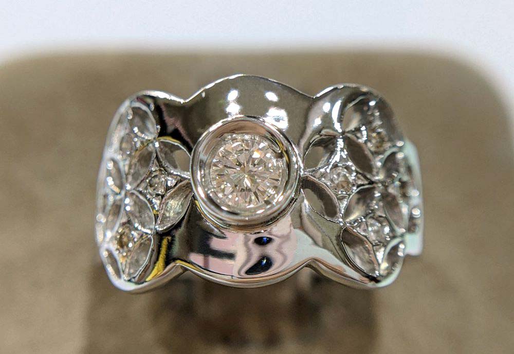 鑽石戒指 $9600 (9040)