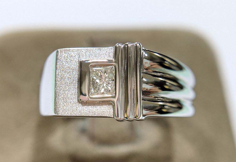 鑽石戒指 $8600 (1859)
