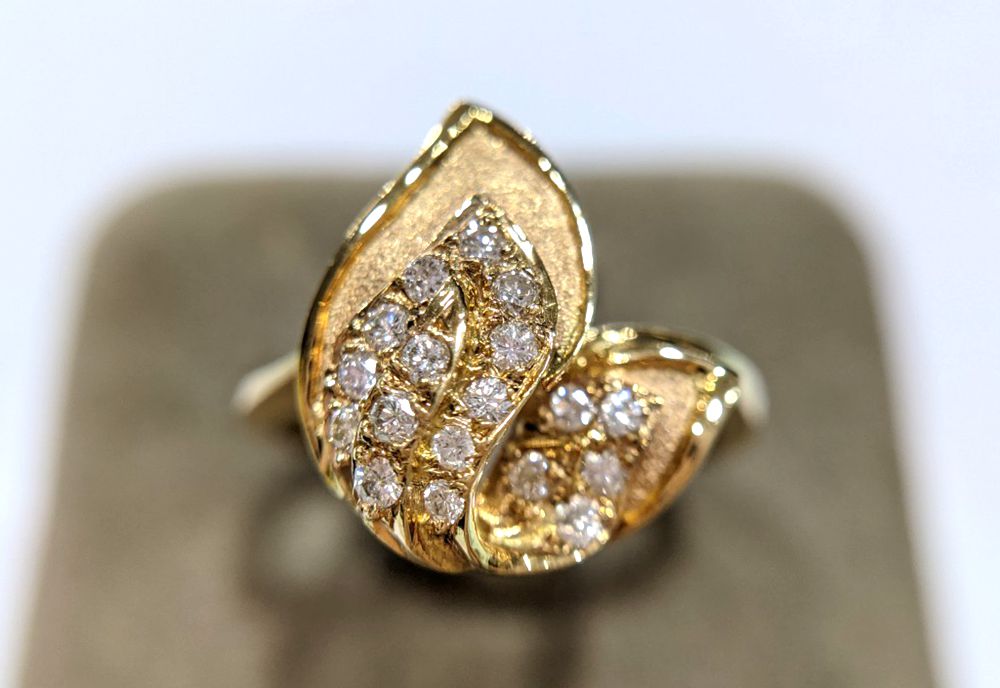 鑽石戒指 $13800 (2015)